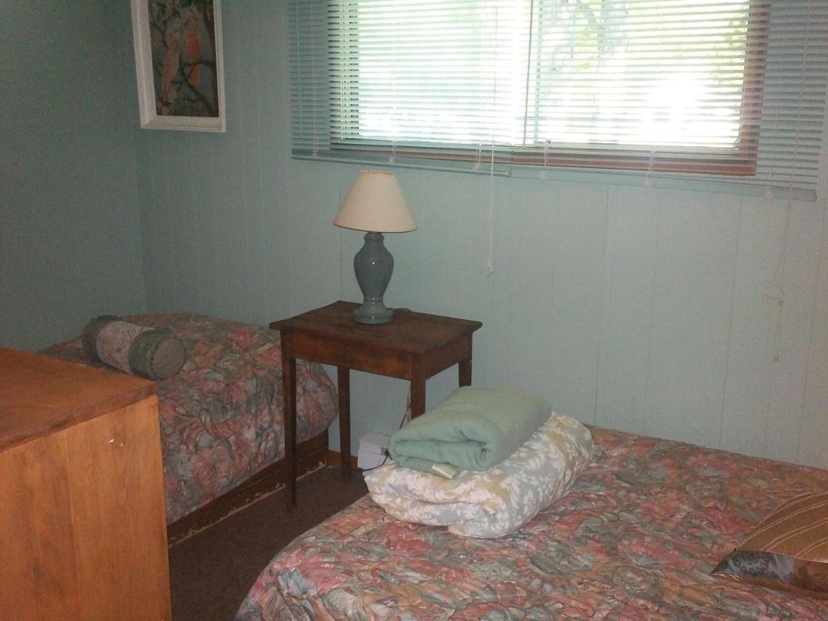 Chalkley'S Sandy Bay Cottage Resort Nipissing Beach Rum bild