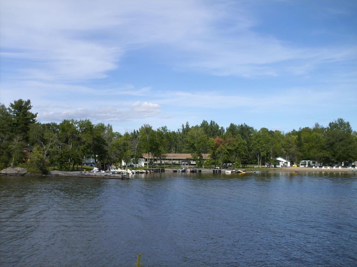Chalkley'S Sandy Bay Cottage Resort Nipissing Beach Exteriör bild