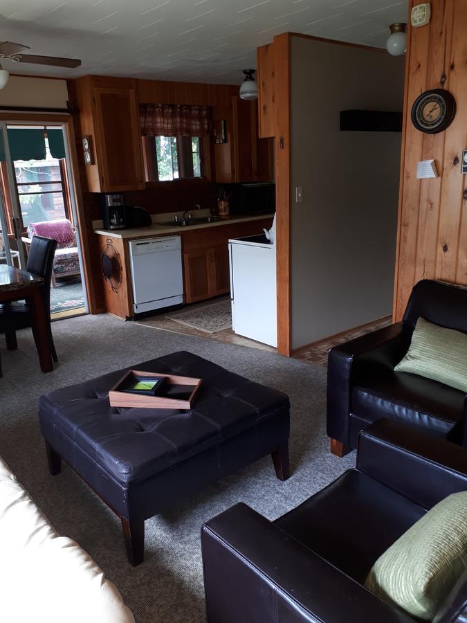 Chalkley'S Sandy Bay Cottage Resort Nipissing Beach Exteriör bild