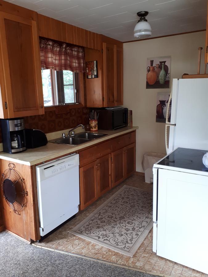 Chalkley'S Sandy Bay Cottage Resort Nipissing Beach Exteriör bild