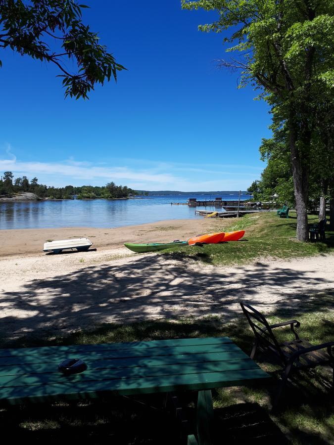 Chalkley'S Sandy Bay Cottage Resort Nipissing Beach Exteriör bild